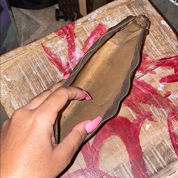 LV Clutch - Picture 5 of 5